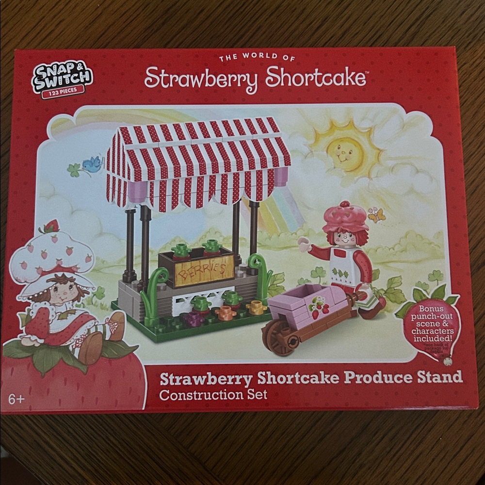 Strawberry Shortcake Produce Stand Set